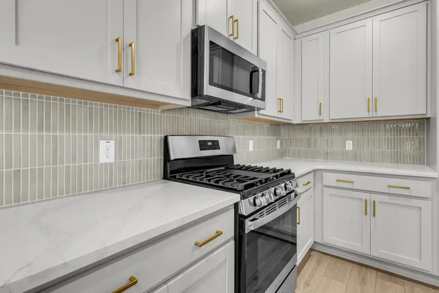 Similar Palmetto floorplan with Serene Collection. Features and finishes vary.