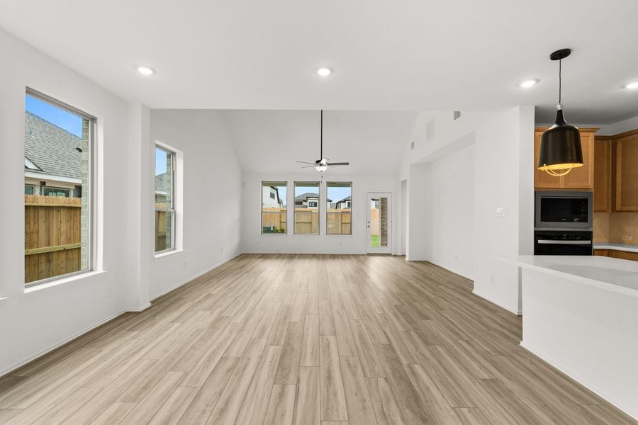 2,587sf New Home in Porter, TX. - Slide 8 2,587sf New Home in Porter, TX. - Slide 8