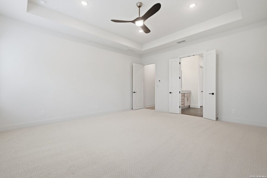 Spacious, unfurnished interior of a new home in Shavano Highlands, San Antonio (Image 27). Spacious, unfurnished interior of a new home in Shavano Highlands, San Antonio (Image 27).