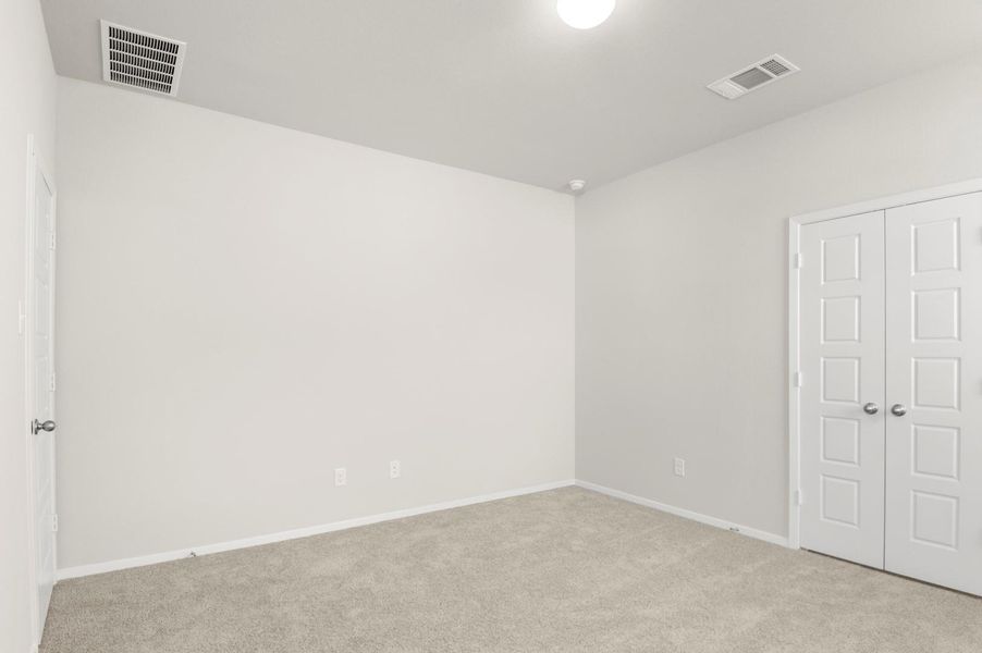 Spacious, unfurnished interior of a new home in Casetta Ranch, Kyle (Image 14).