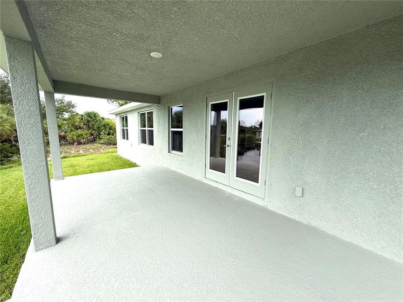 Spacious, unfurnished interior of a new home in South Gulf Cove, Port Charlotte (Image 13).