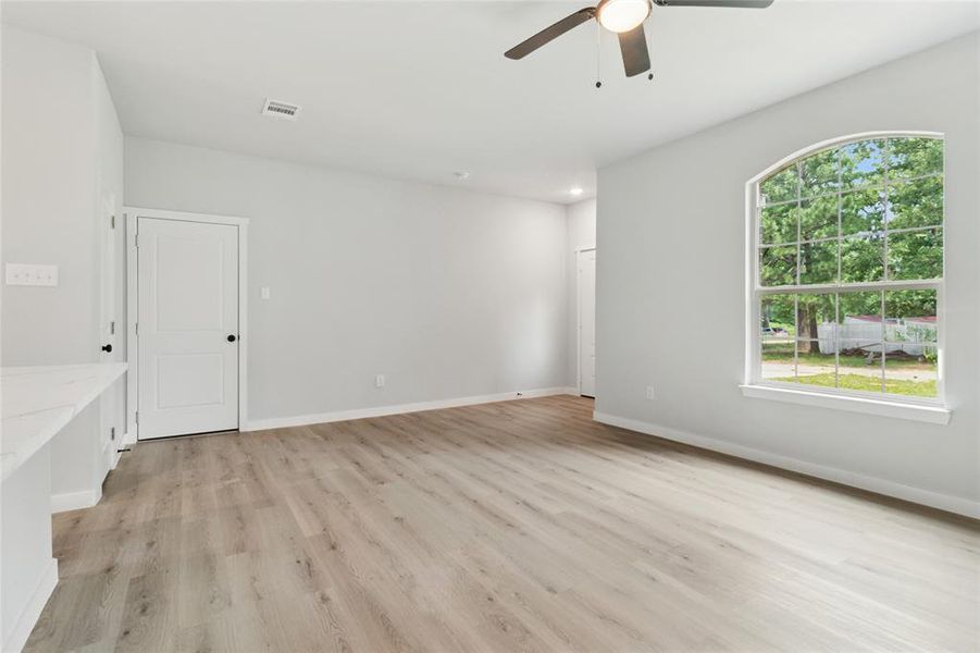Spacious, unfurnished interior of a new home in , Mabank (Image 10). Spacious, unfurnished interior of a new home in , Mabank (Image 10).