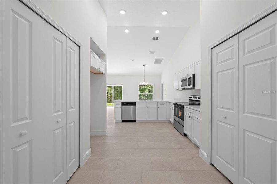 Furnished interior view inside a new home in , Yeehaw Junction (Image 10).