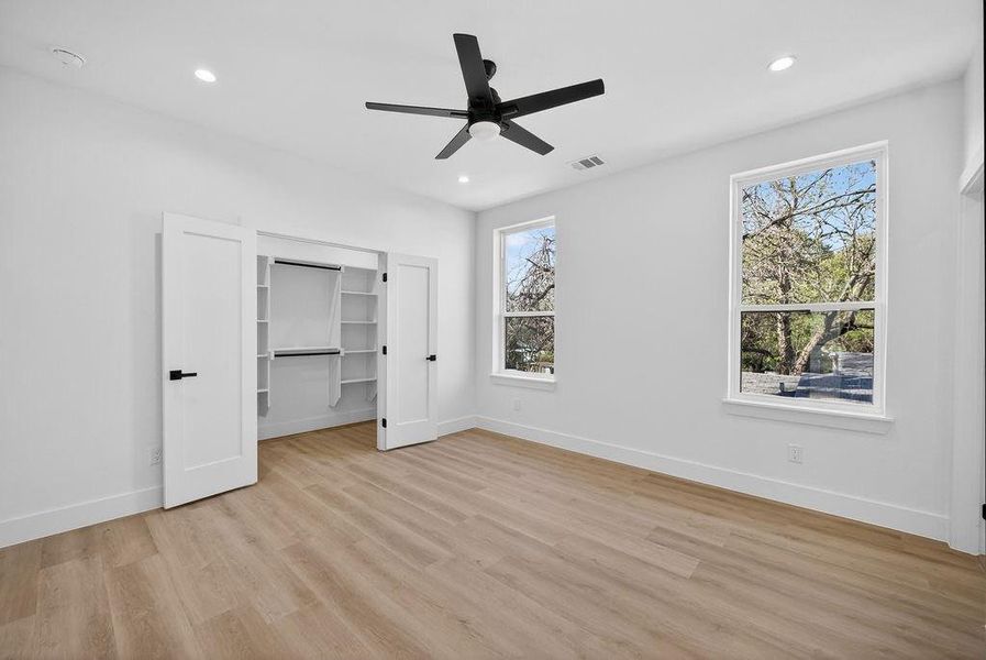 Spacious, unfurnished interior of a new home in , Dallas (Image 24).