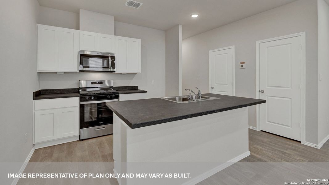 Furnished interior view inside a new home in Bollinger, Maxwell (Image 7).