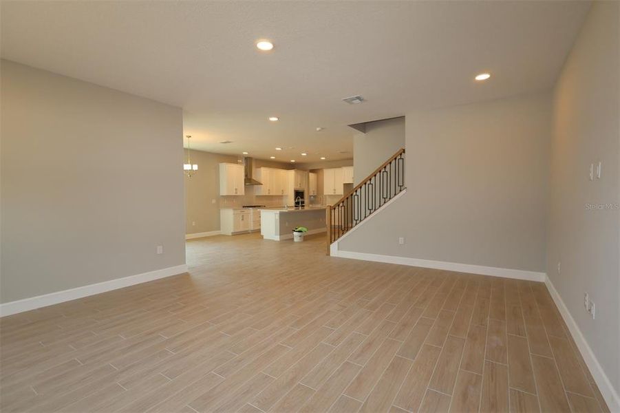 Spacious, unfurnished interior of a new home in Wolf Lake Ranch, Apopka (Image 6).
