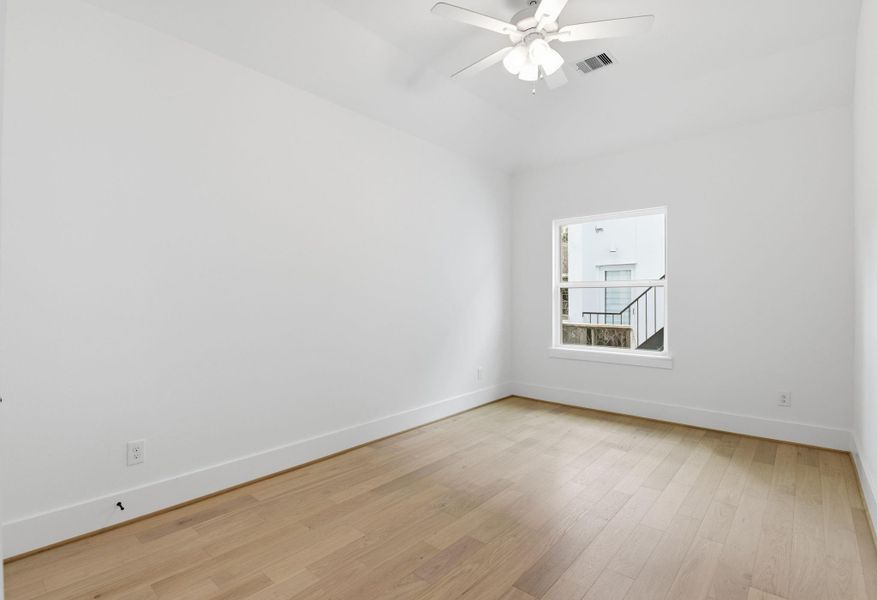 Spacious, unfurnished interior of a new home in , Houston (Image 22).