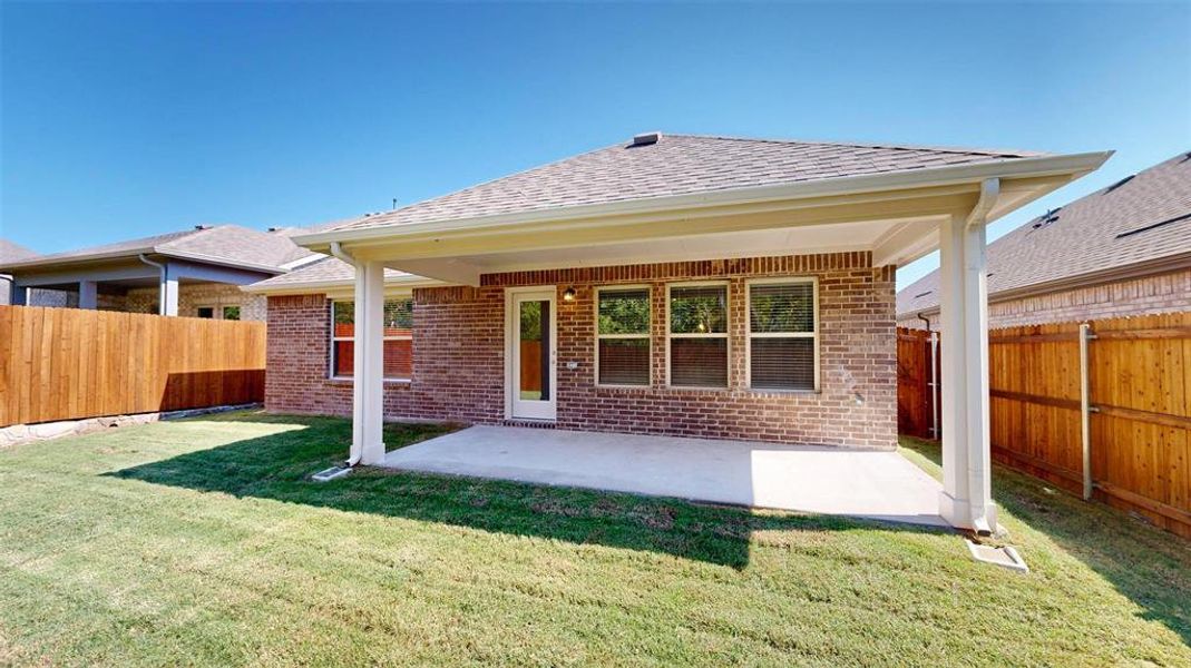 Exterior details and patio area of a home in Forest Park, Princeton (Image 4).