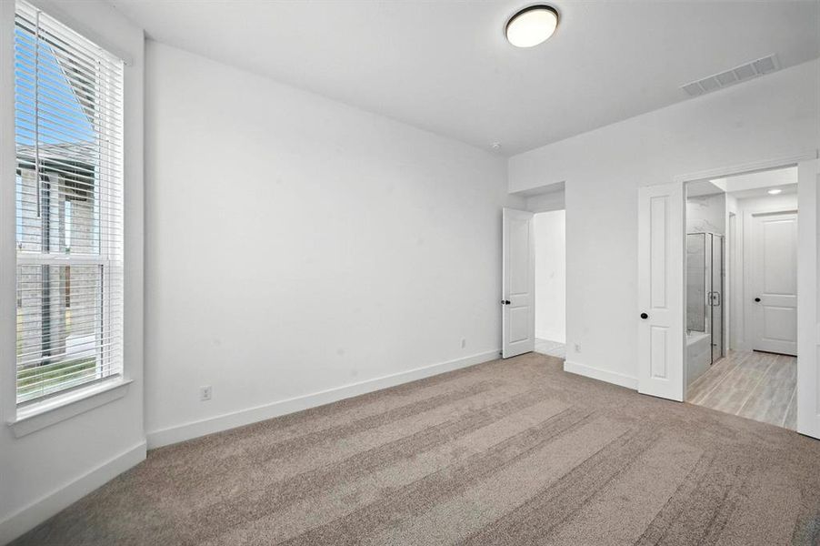 Spacious, unfurnished interior of a new home in Wellington: 50ft. lots, Haslet (Image 17).