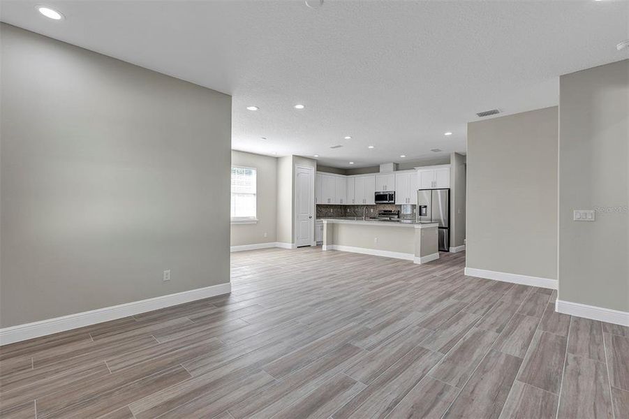 Spacious, unfurnished interior of a new home in , Summerfield (Image 37).