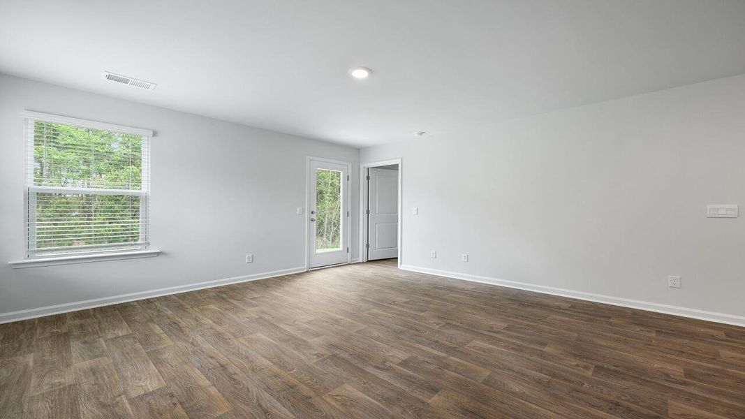 Spacious, unfurnished interior of a new home in Center Pointe, Santee (Image 14).