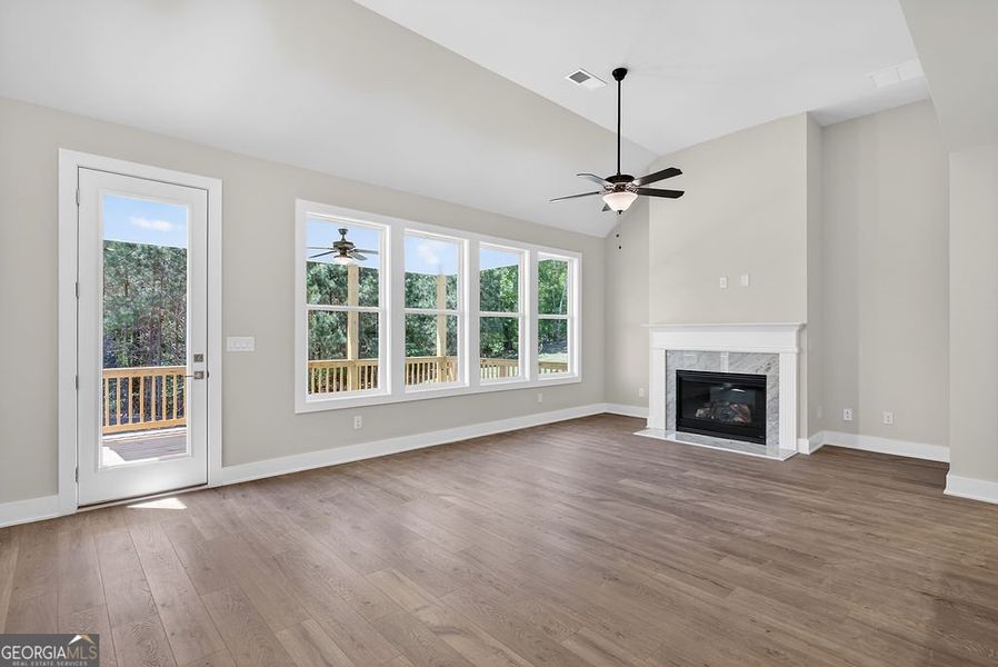 Spacious, unfurnished interior of a new home in The Manor at Gainesville Township, Gainesville (Image 16).