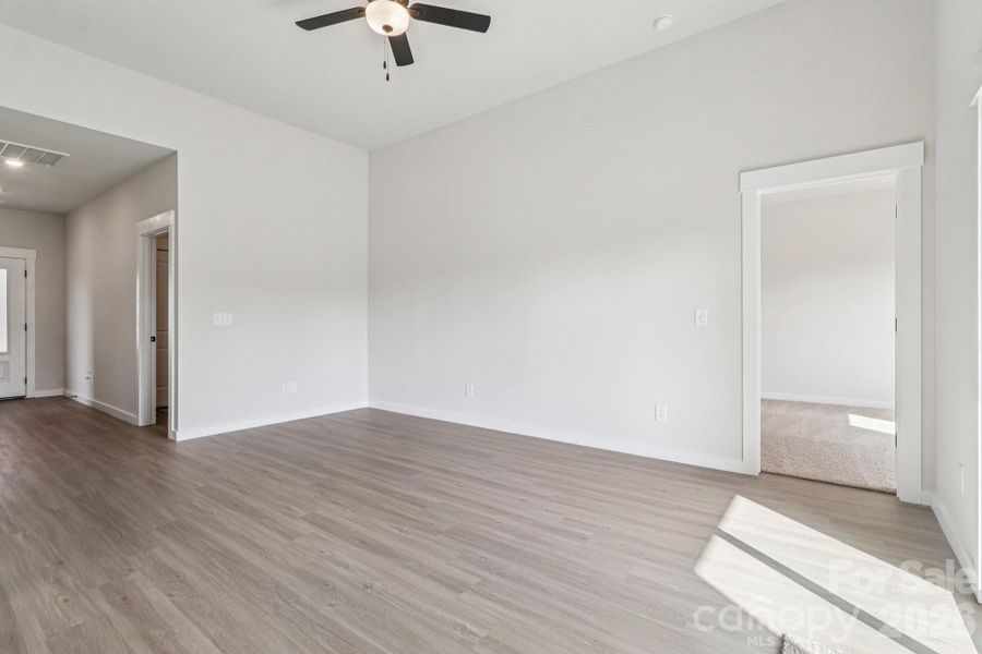 Spacious, unfurnished interior of a new home in Knights Bridge, Richburg (Image 7).