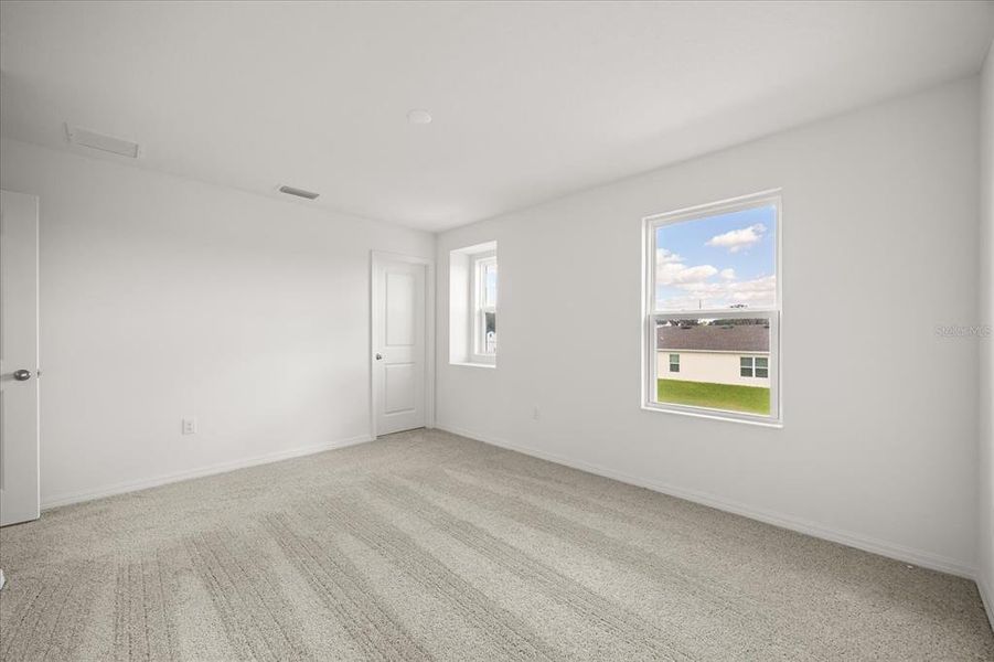 Spacious, unfurnished interior of a new home in Hickory Ranch, Auburndale (Image 12).