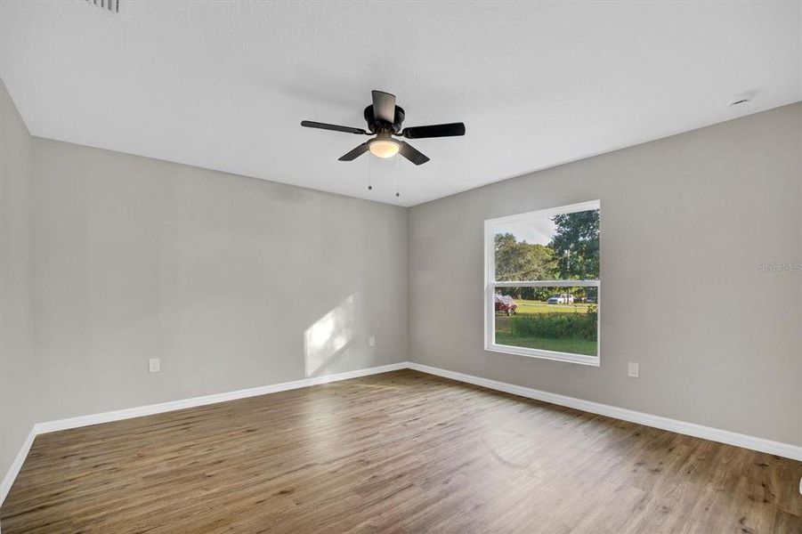 Spacious, unfurnished interior of a new home in , Lakeland (Image 12).