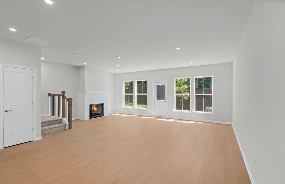 Spacious, unfurnished interior of a new home in Ansley Towns, Cumming (Image 14).