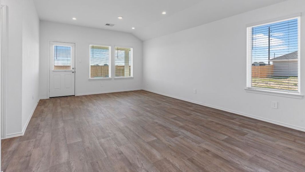 Spacious, unfurnished interior of a new home in Tamarron, Fulshear (Image 24). Spacious, unfurnished interior of a new home in Tamarron, Fulshear (Image 24).