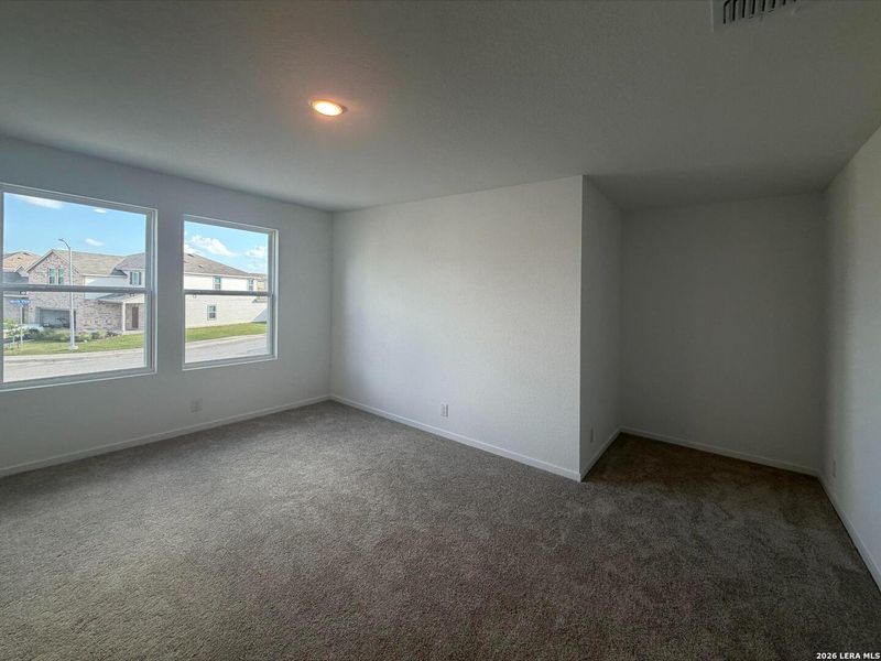 Spacious, unfurnished interior of a new home in Hennersby Hollow, San Antonio (Image 24). Spacious, unfurnished interior of a new home in Hennersby Hollow, San Antonio (Image 24).