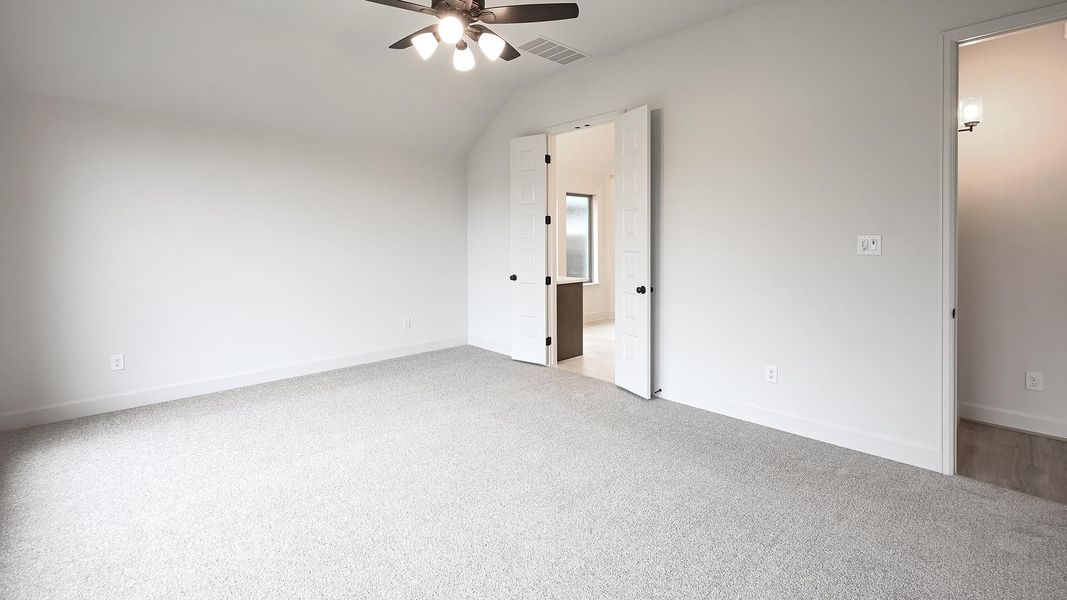 Spacious, unfurnished interior of a new home in Juniper Springs, Lockhart (Image 18).