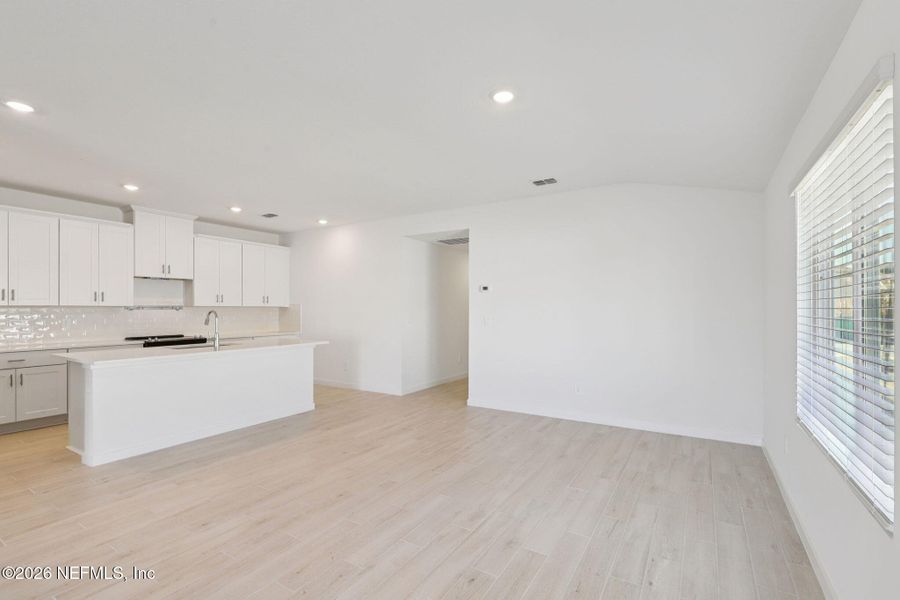 Spacious, unfurnished interior of a new home in Colbert Landings, Palm Coast (Image 19).