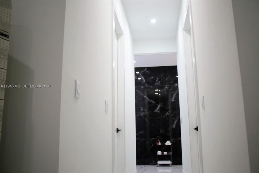 Spacious, unfurnished interior of a new home in , Cape Coral (Image 22).