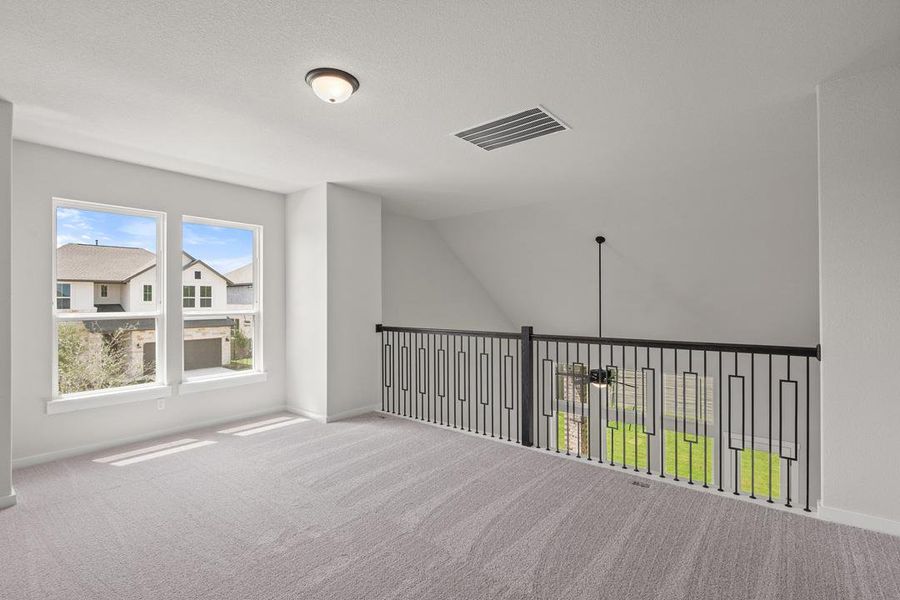 Spacious, unfurnished interior of a new home in Wolf Ranch, Georgetown (Image 33).