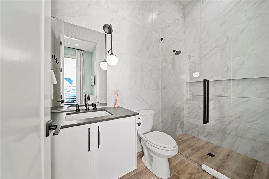 Furnished interior view inside a new home in , Sarasota (Image 43).