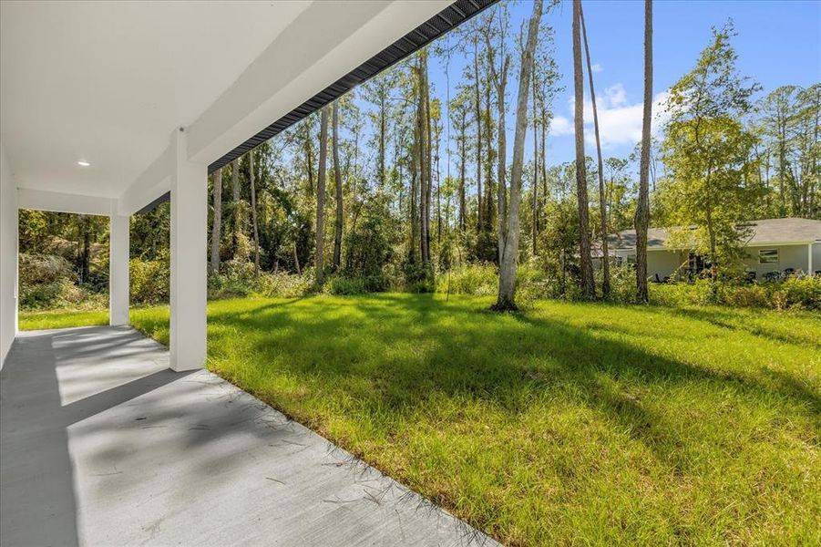 Exterior details and patio area of a home in , Citrus Springs (Image 22).