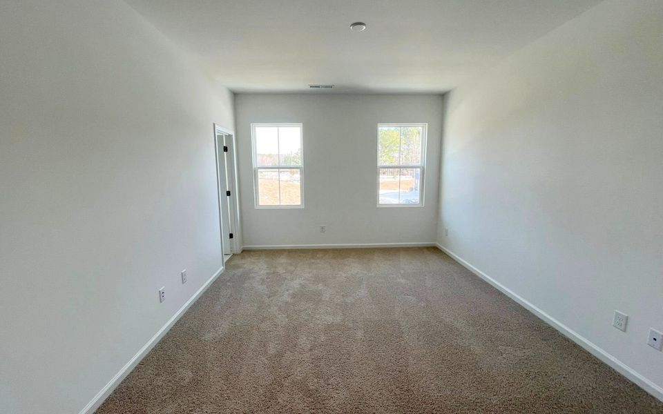 Spacious, unfurnished interior of a new home in Wendell Falls, Wendell (Image 12).