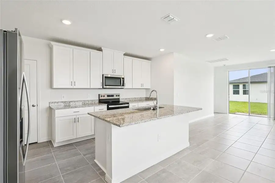 Furnished interior view inside a new home in Hamilton Bluff - Classic Series, Lake Hamilton (Image 5).
