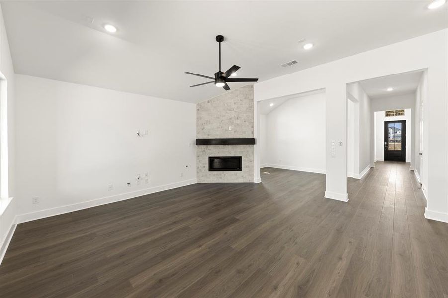 11. 7245 Ladybug - Family (2)