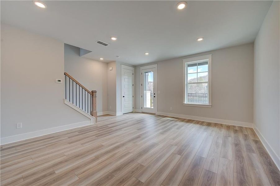 Spacious, unfurnished interior of a new home in Barrett Pointe, Kennesaw (Image 22).