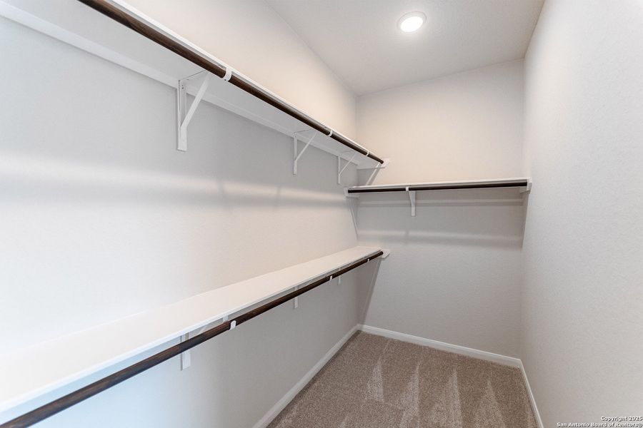 Spacious, unfurnished interior of a new home in Arcadia Ridge, San Antonio (Image 14).