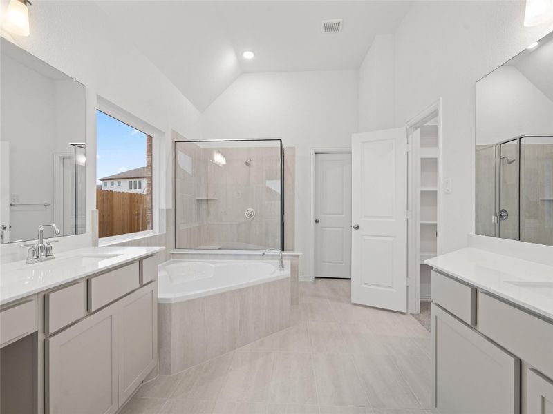 Furnished interior view inside a new home in Brookewater, Rosenberg (Image 7).