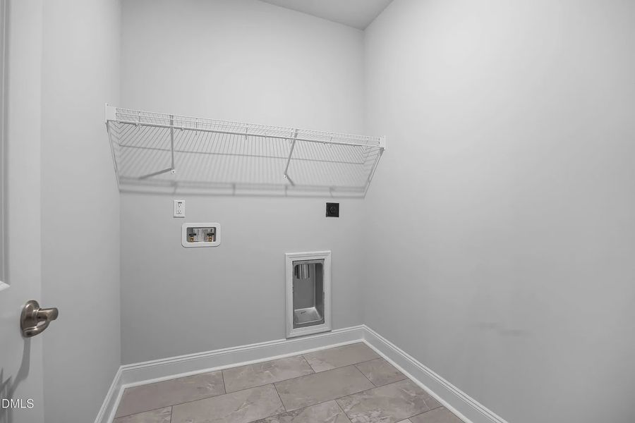 Spacious, unfurnished interior of a new home in Charlotte's Ridge, Middlesex (Image 38).
