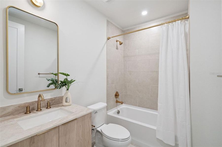 Furnished interior view inside a new home in , Lady Lake (Image 13). Furnished interior view inside a new home in , Lady Lake (Image 13).