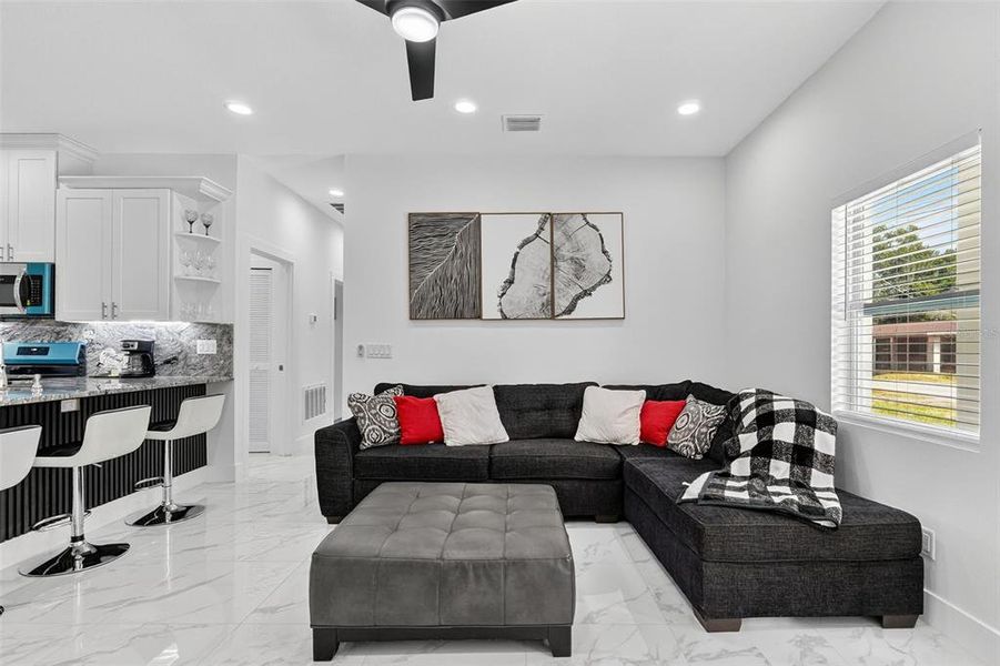 Furnished interior view inside a new home in , Thonotosassa (Image 8). Furnished interior view inside a new home in , Thonotosassa (Image 8).