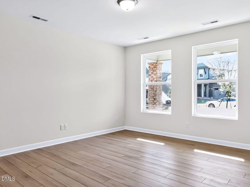 004-1280x960-living-room