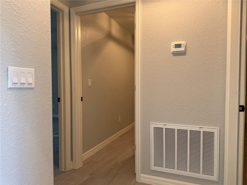 Spacious, unfurnished interior of a new home in , Dunnellon (Image 7).