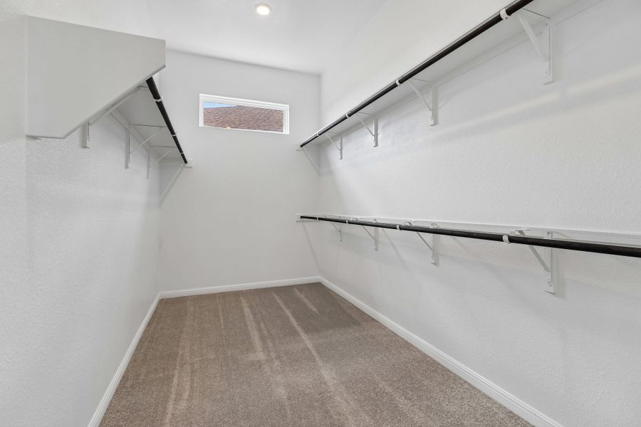 Spacious, unfurnished interior of a new home in Silverleaf, Cedar Creek (Image 26).
