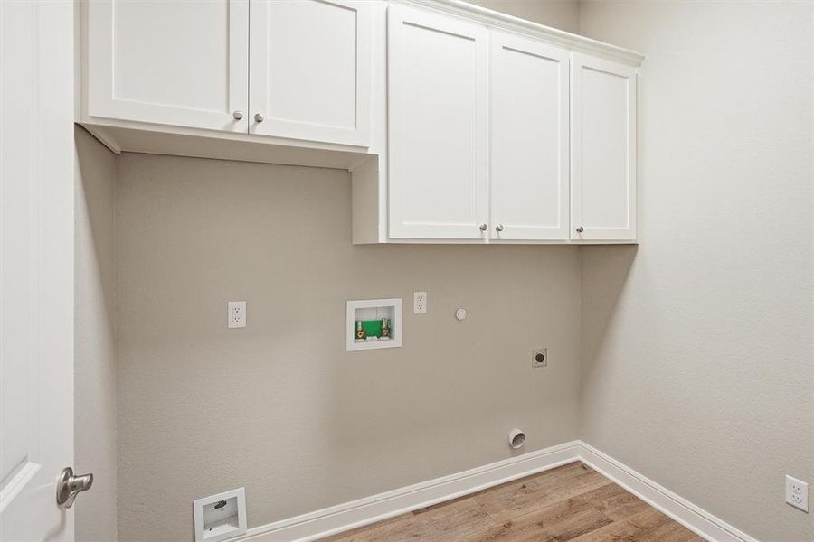 Spacious, unfurnished interior of a new home in , Granbury (Image 28). Spacious, unfurnished interior of a new home in , Granbury (Image 28).