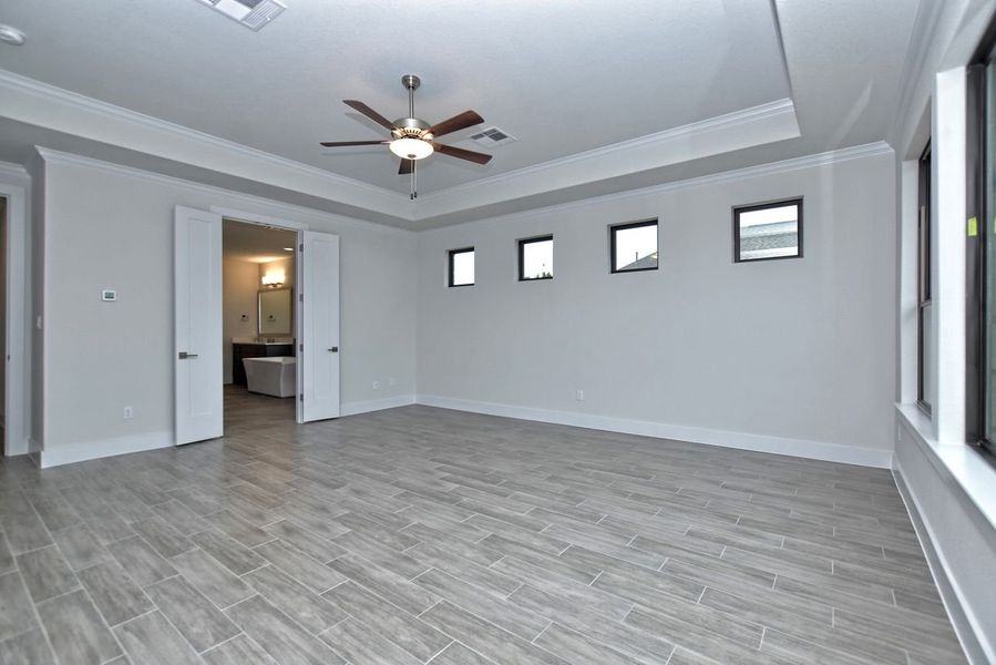 Representative unfurnished interior of a home built from the Avalon by Giddens Homes in Scofield Farms Estates, Georgetown (Image 138).