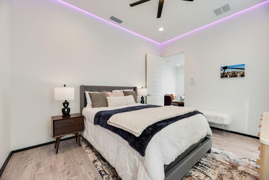 Furnished interior view inside a new home in , Dallas (Image 6).