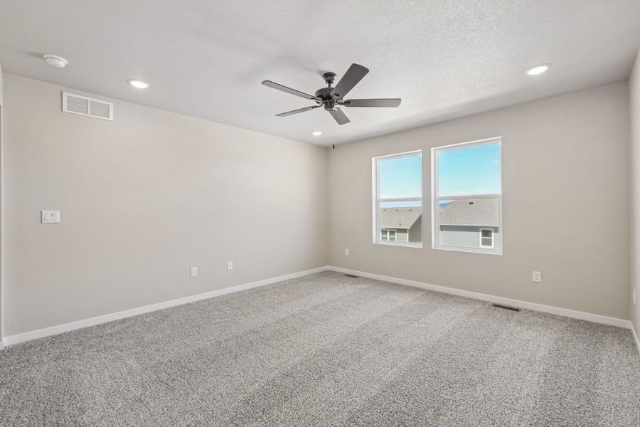 Spacious, unfurnished interior of a new home in Aspen Ranch, Fountain (Image 40).