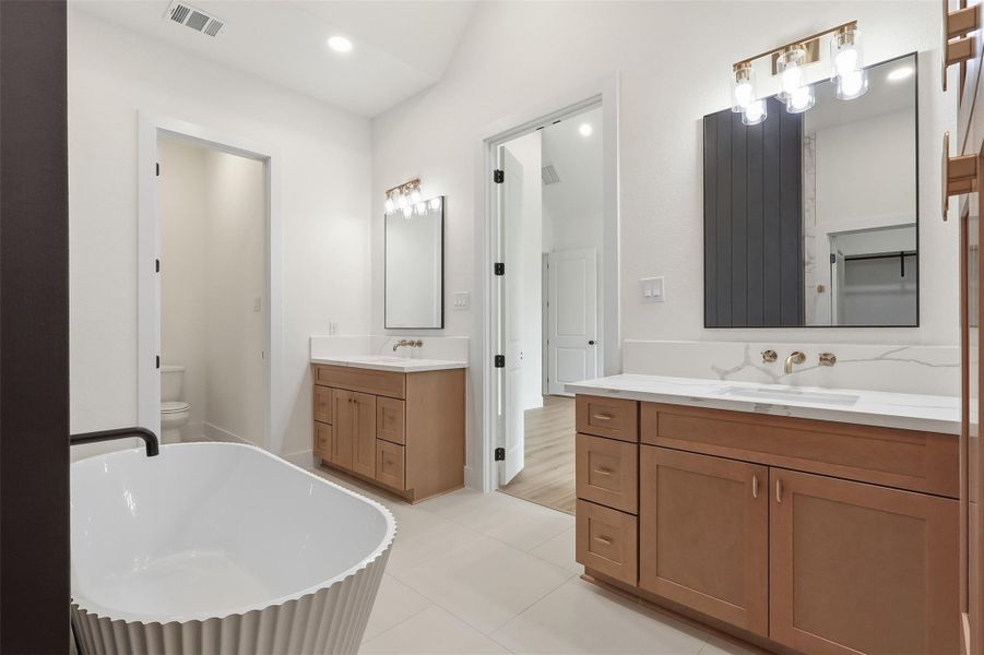 Photos are of prior LOTUS plan homesite built by Aurcova. Photos are of prior LOTUS plan homesite built by Aurcova.