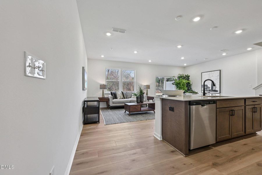 10-web-or-mls-Malbec Dr-S1102-010