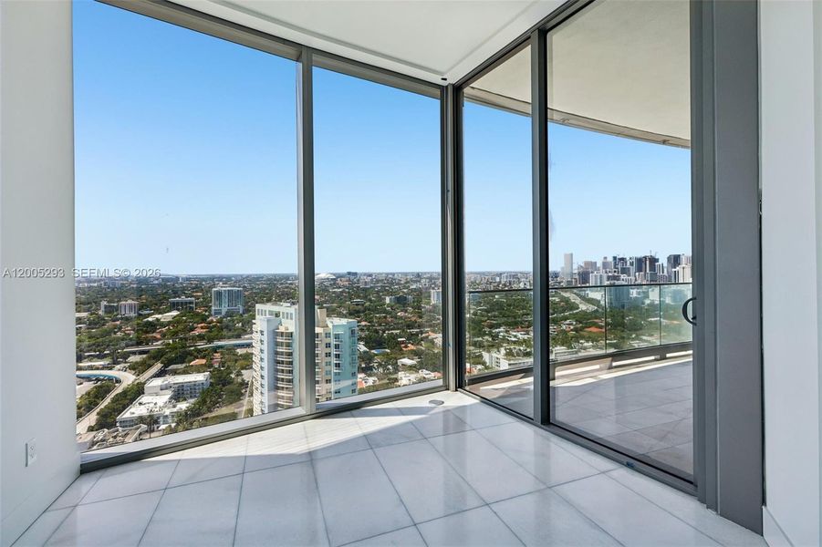 Condo located in Miami, FL showcasing its design and architecture (Image 3). Condo located in Miami, FL showcasing its design and architecture (Image 3).