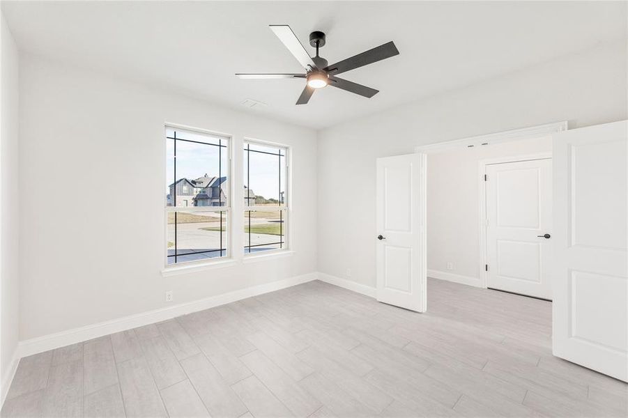 Spacious, unfurnished interior of a new home in Crystal Lake Estates, Red Oak (Image 18). Spacious, unfurnished interior of a new home in Crystal Lake Estates, Red Oak (Image 18).