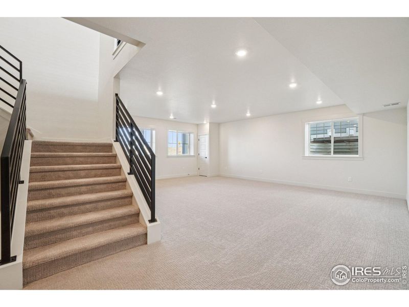 Spacious, unfurnished interior of a new home in , Fort Collins (Image 29).