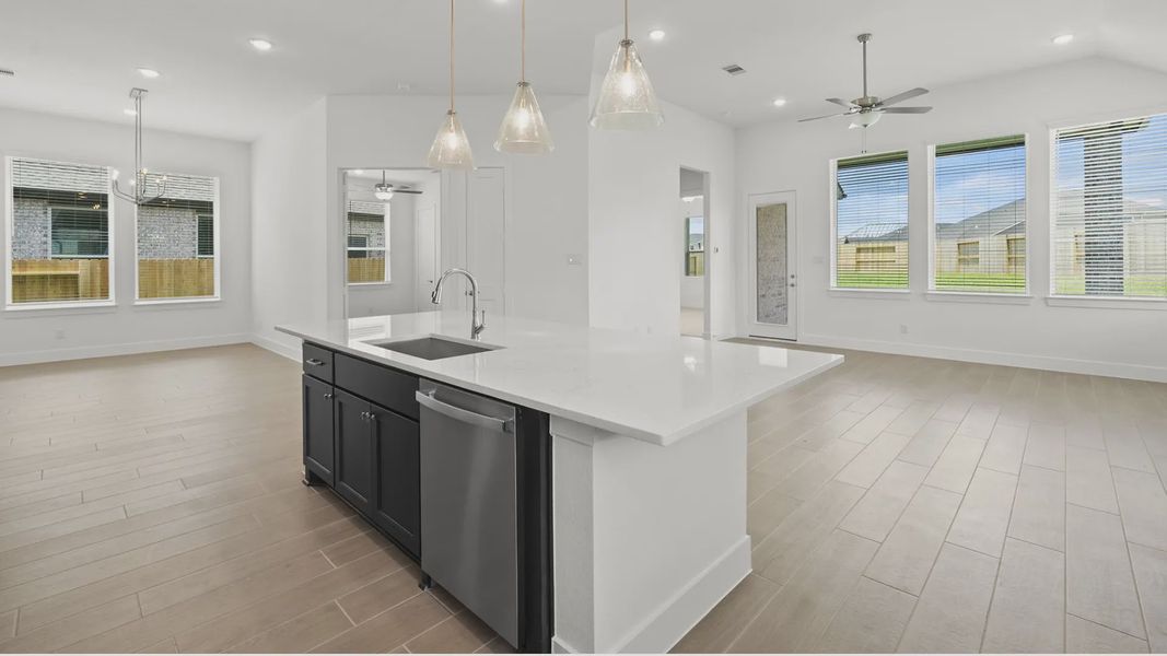Furnished interior view inside a new home in Sienna 45', Missouri City (Image 11).